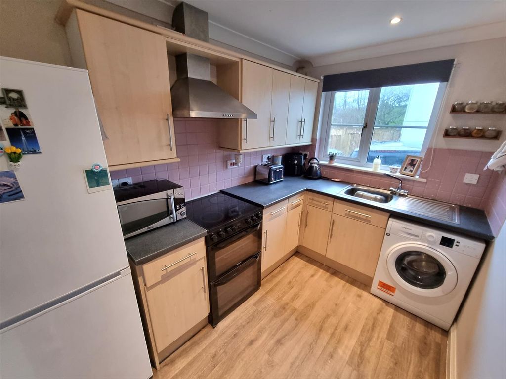 Property photo 3 of 13 Kitchen.Jpg