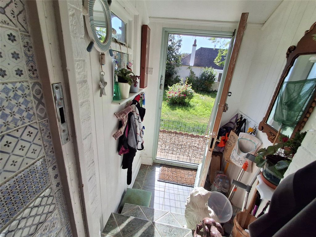 Property photo 2 of 16 Picture No. 29