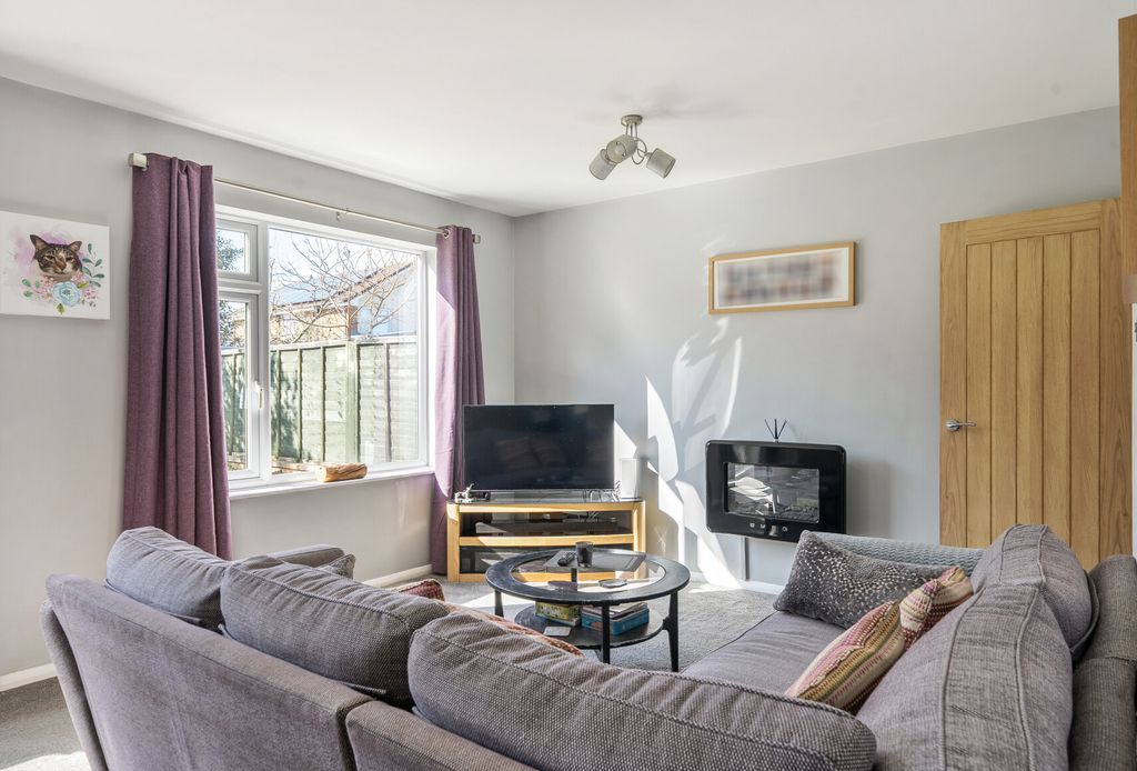 Property photo 2 of 18 1439704-8-69d3d04...