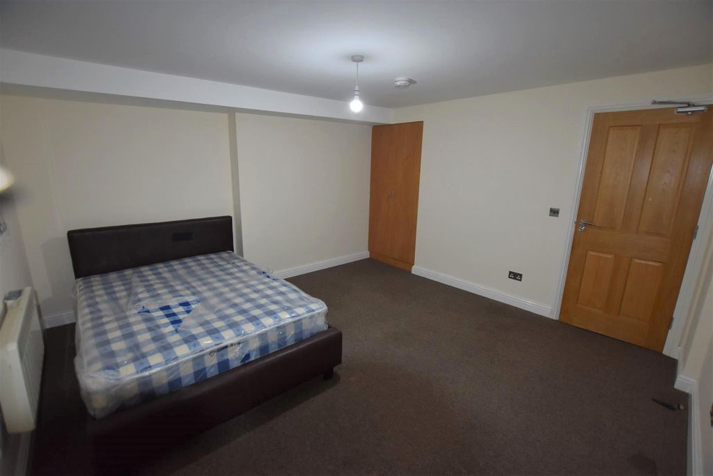 Property photo 3 of 7 Wfgm8v2Caeematmyfx2Ylq.Jpg