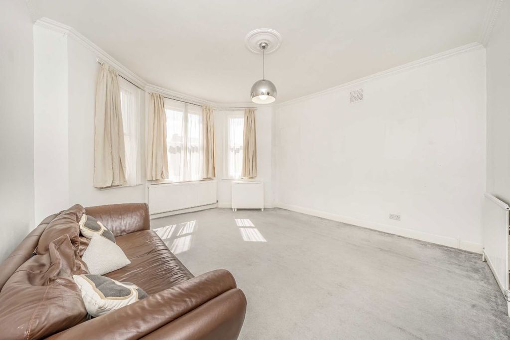 Property photo 3 of 4