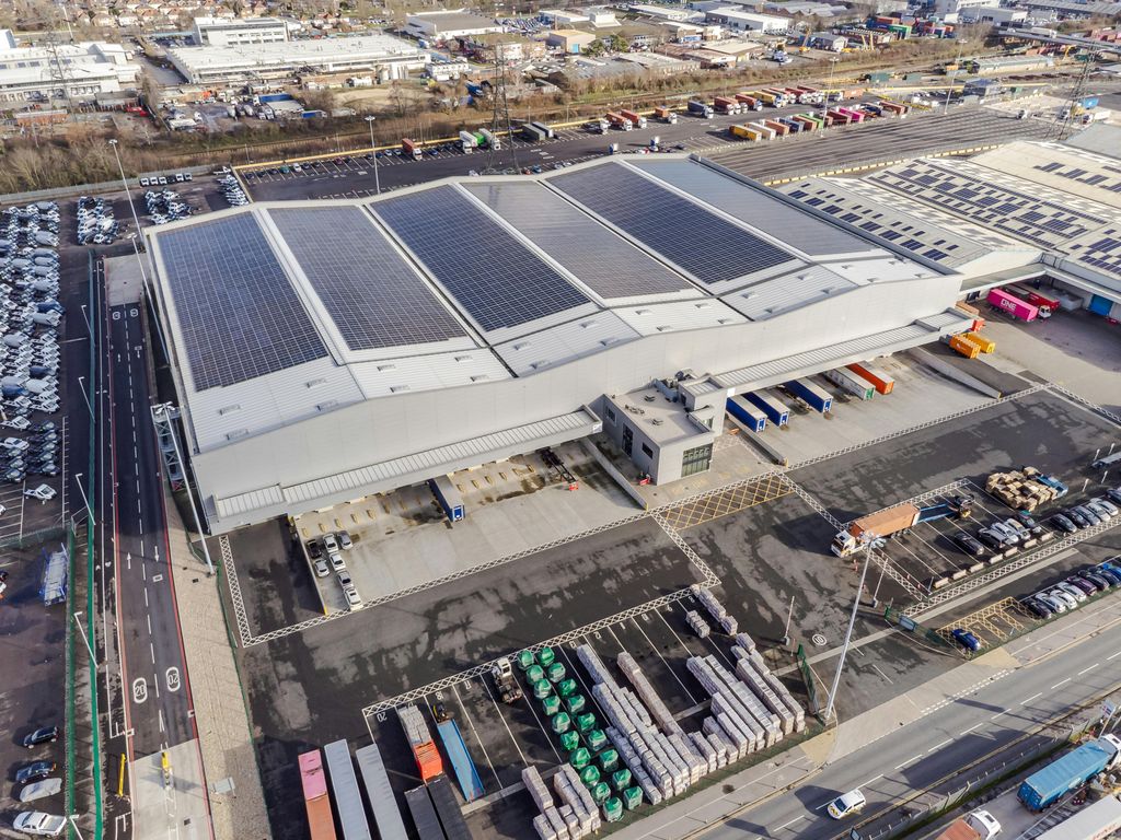 Property photo 1 of 9 E208 Western Avenue