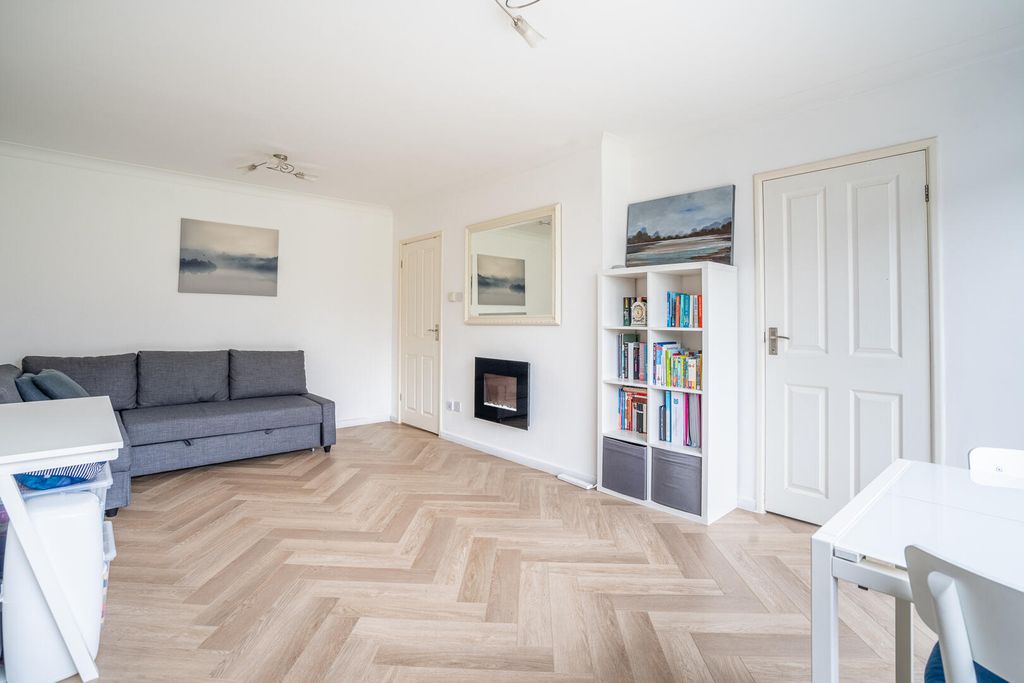 Property photo 3 of 11 Living Room