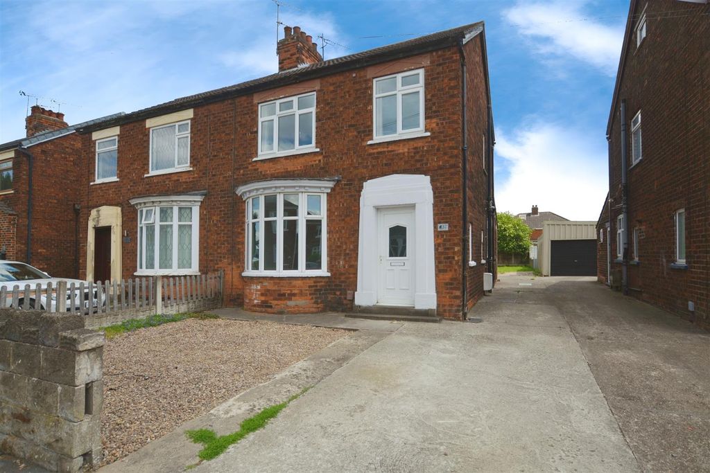 Property photo 1 of 17 Front