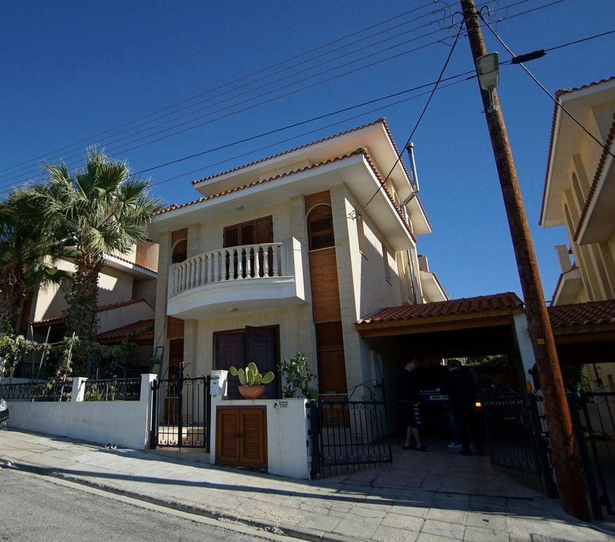 Property photo 1 of 5