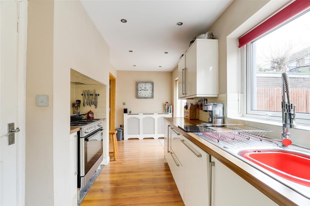 Property photo 3 of 21