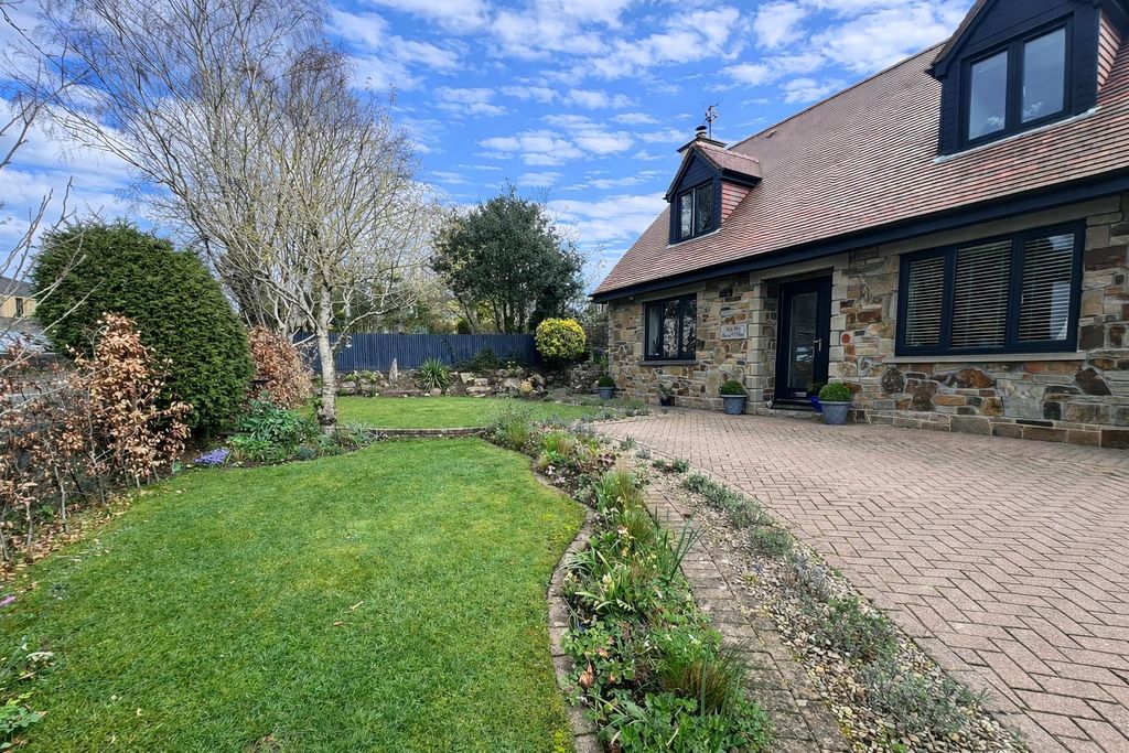 Property photo 1 of 20