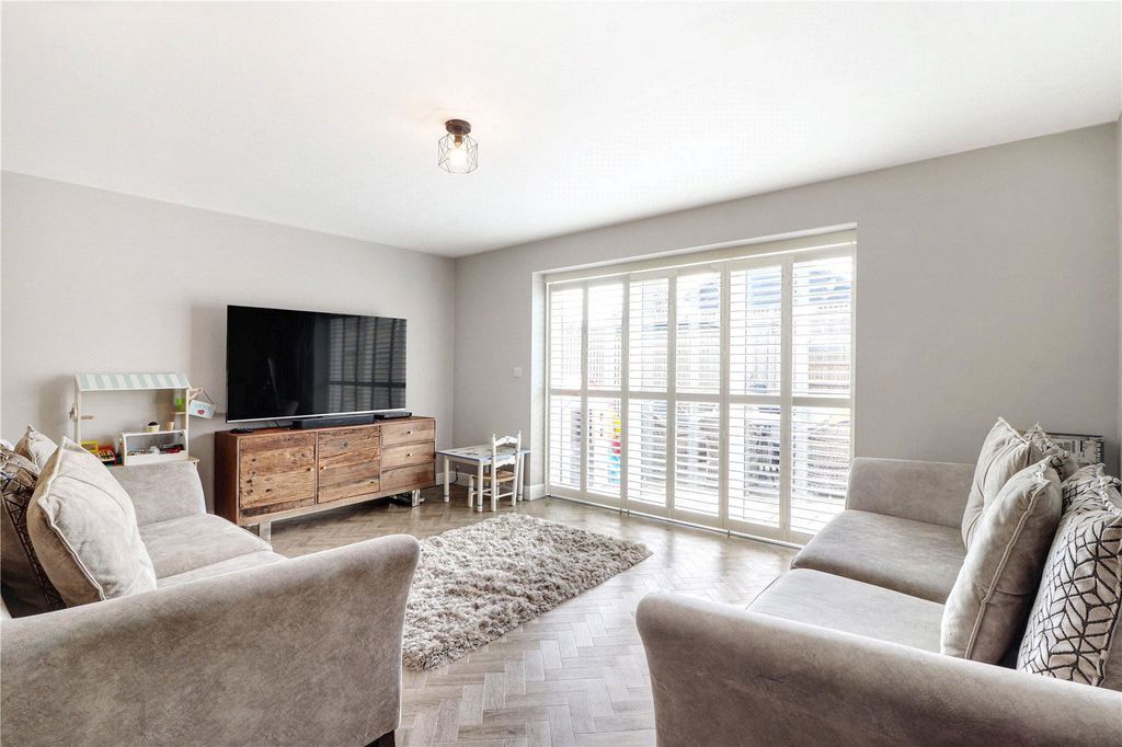 Property photo 3 of 14