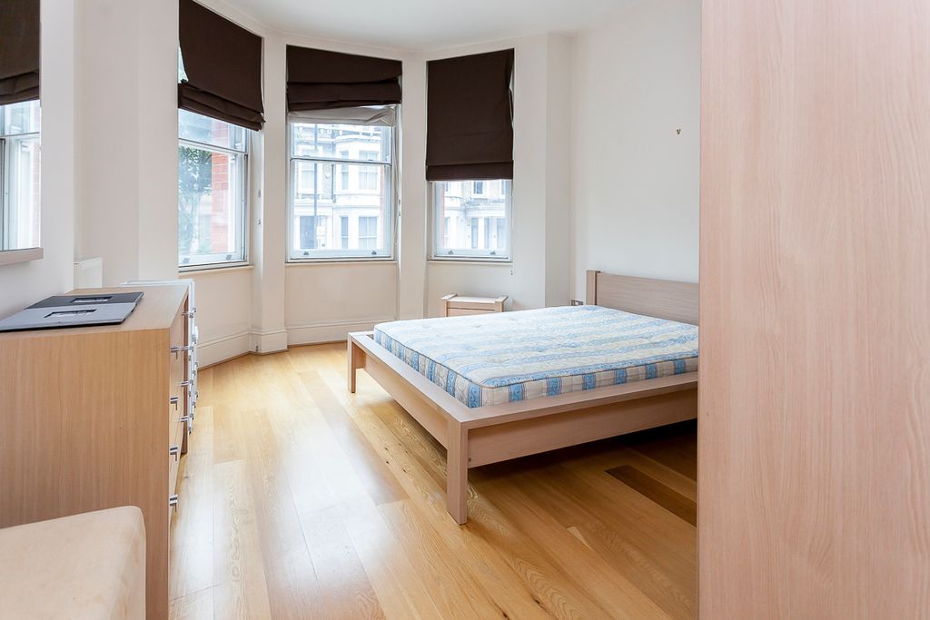 Nevern Square, Kensington SW5 photo 4