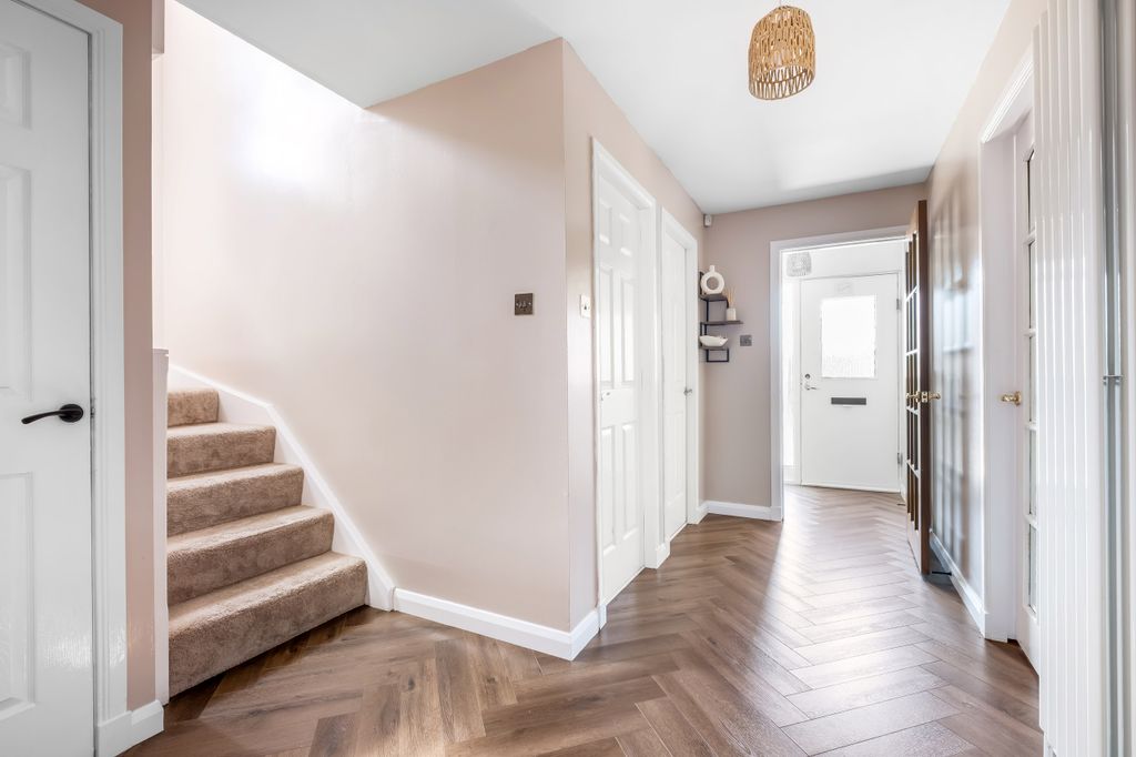 Property photo 2 of 50
