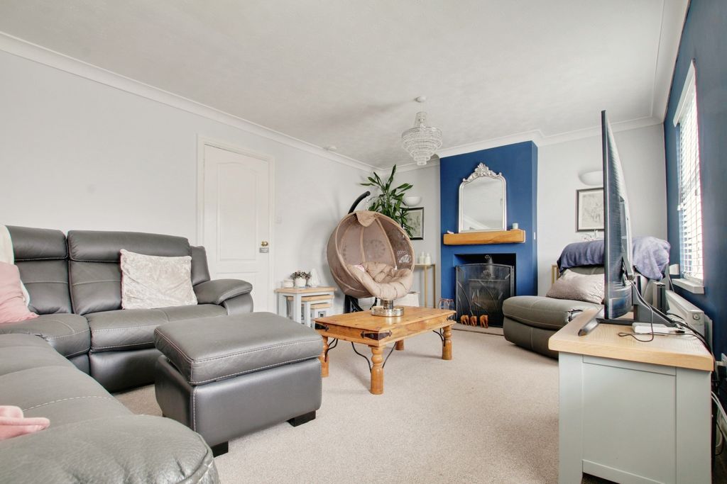 Property photo 3 of 17