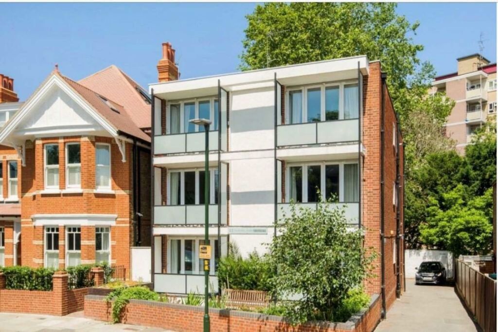 Property photo 1 of 6