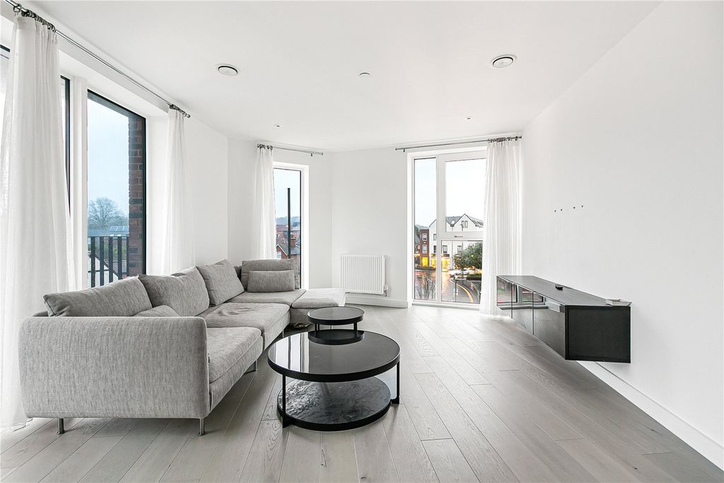 Property photo 2 of 16 Reception Room