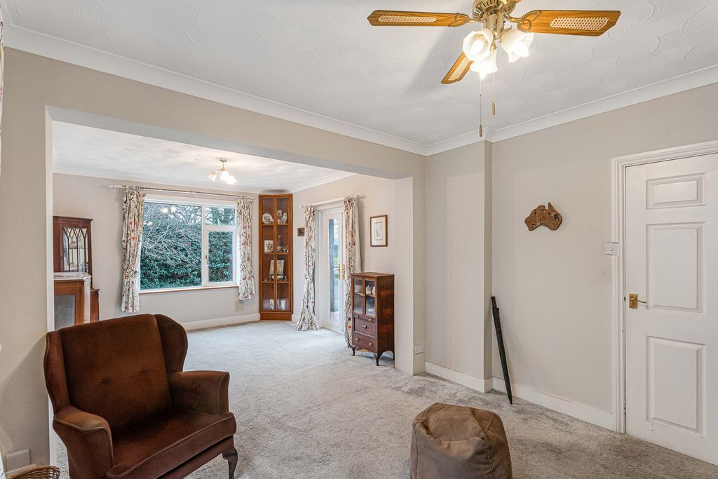 Property photo 3 of 27