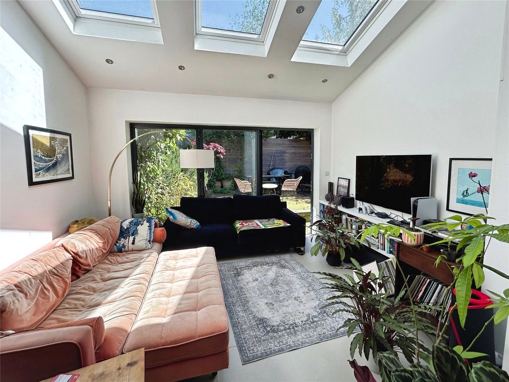 Property photo 2 of 11 Reception Room