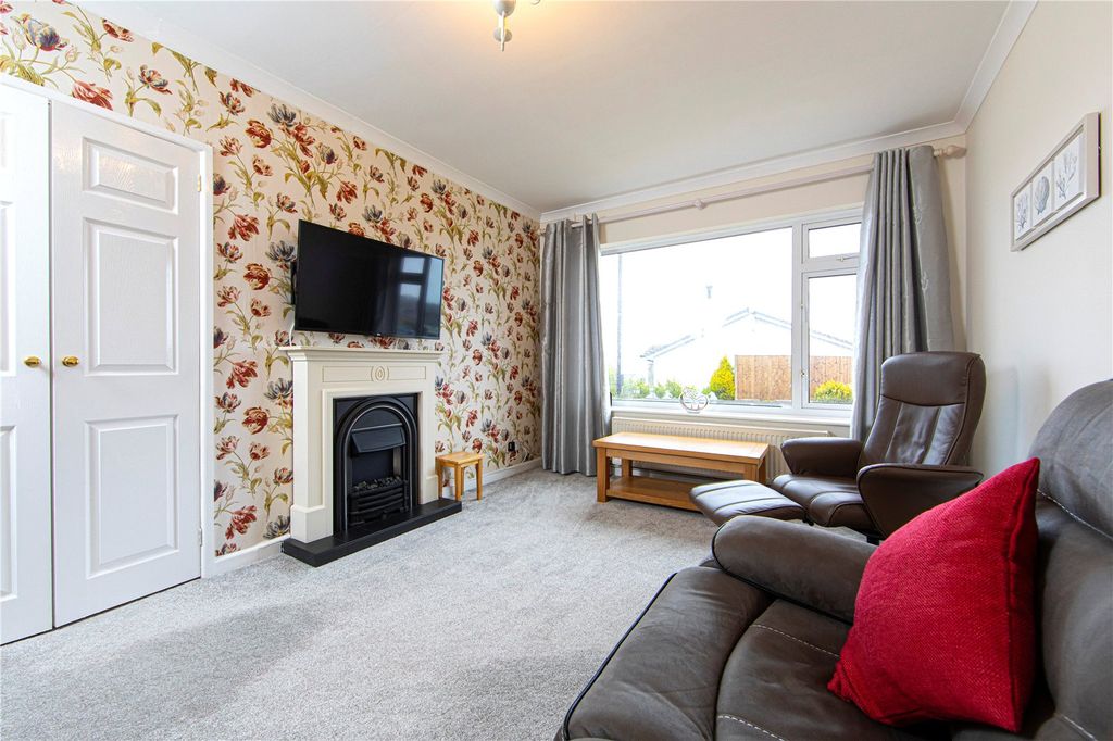 Property photo 3 of 22 Picture No. 27
