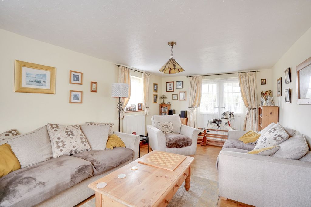 Property photo 3 of 19