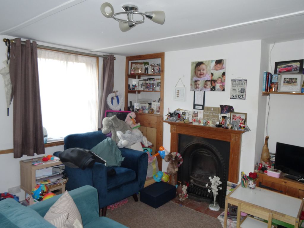 Property photo 2 of 11