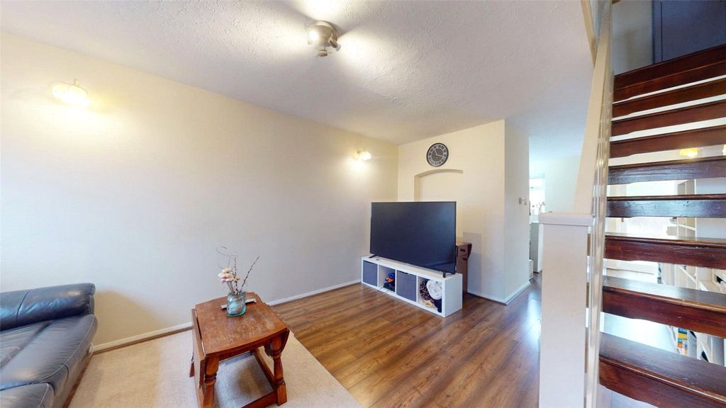 Property photo 1 of 9 Living Room