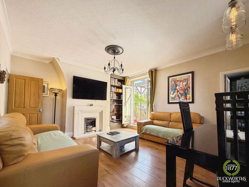 Property photo 2 of 30