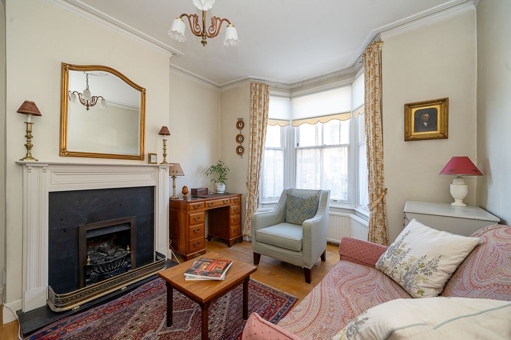 Property photo 2 of 13