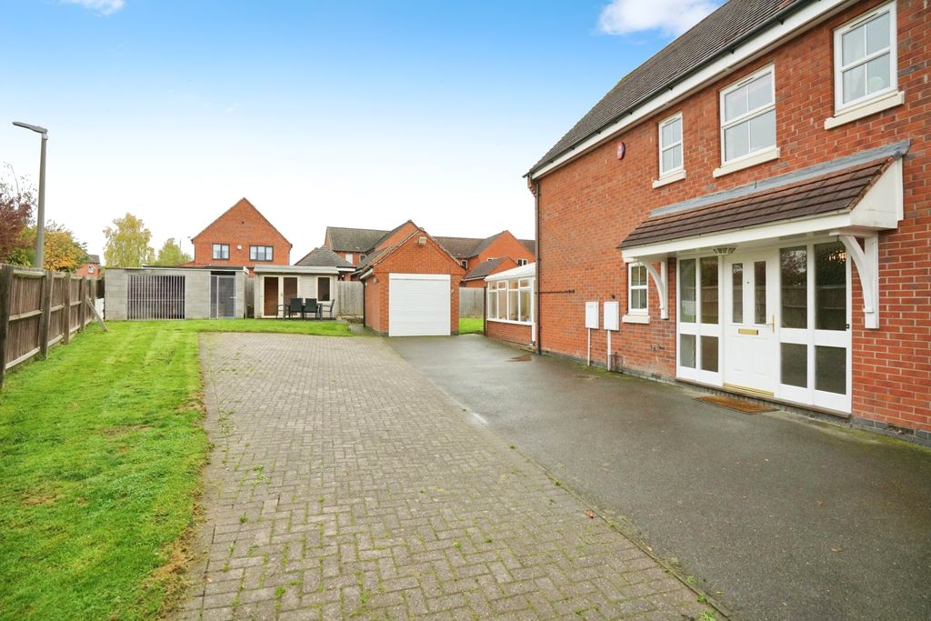 Property photo 2 of 19