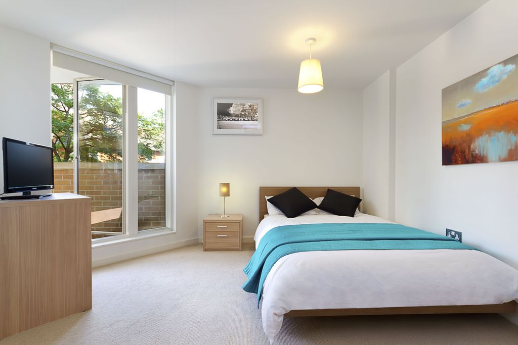 Property photo 1 of 9 Double Room With Private Bathroom For Single Occupancy Only