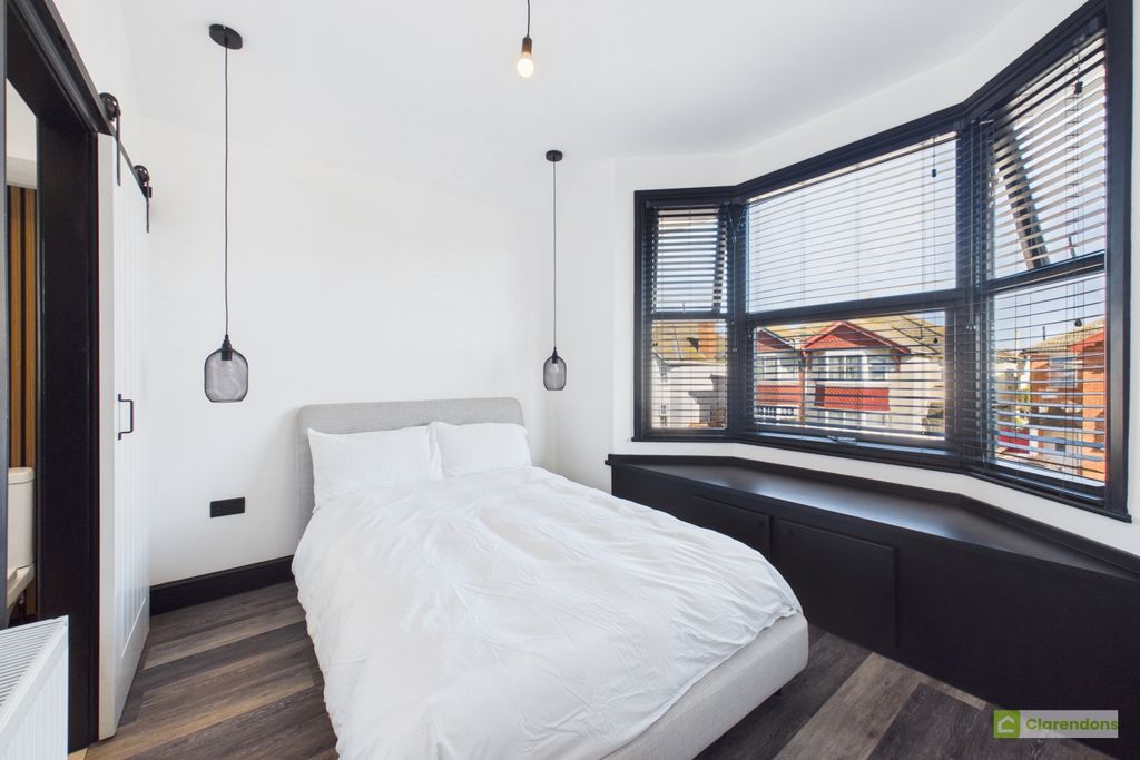 Property photo 1 of 6 Cam02528G0-Pr0446-Still001