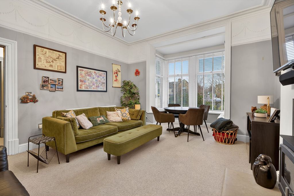 Property photo 3 of 36