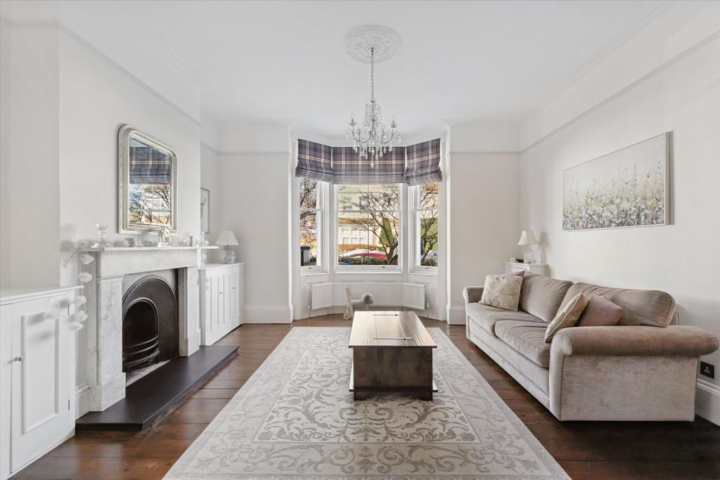 Property photo 3 of 17 Image