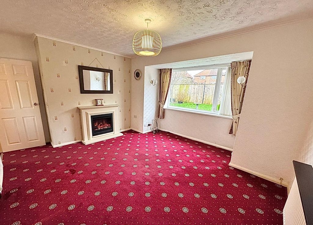 Property photo 3 of 23 3F315817-4A63-46E2-9645-3Bc243A252A2