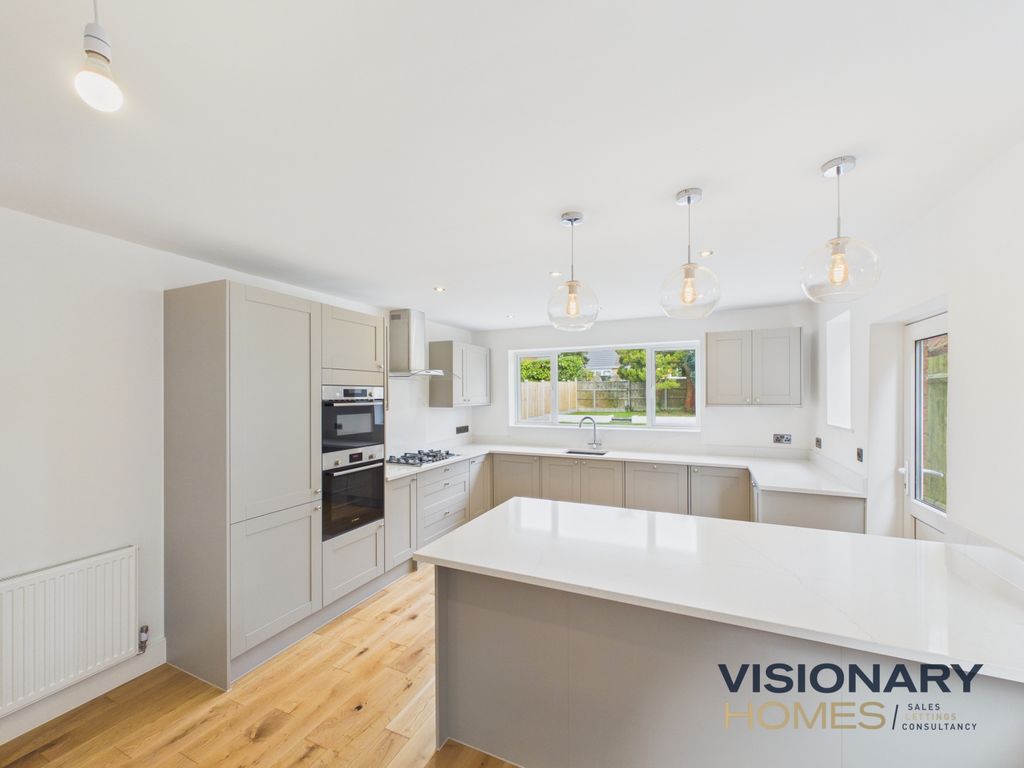 Property photo 2 of 20 Cam03522G0-Pr0247-Still006