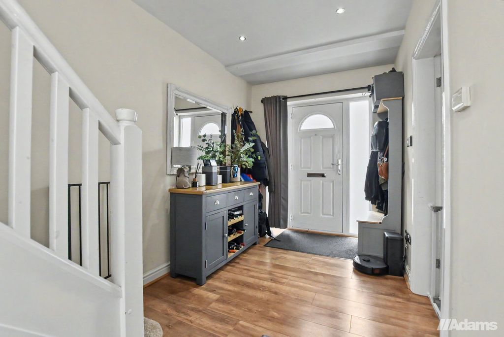 Property photo 3 of 23