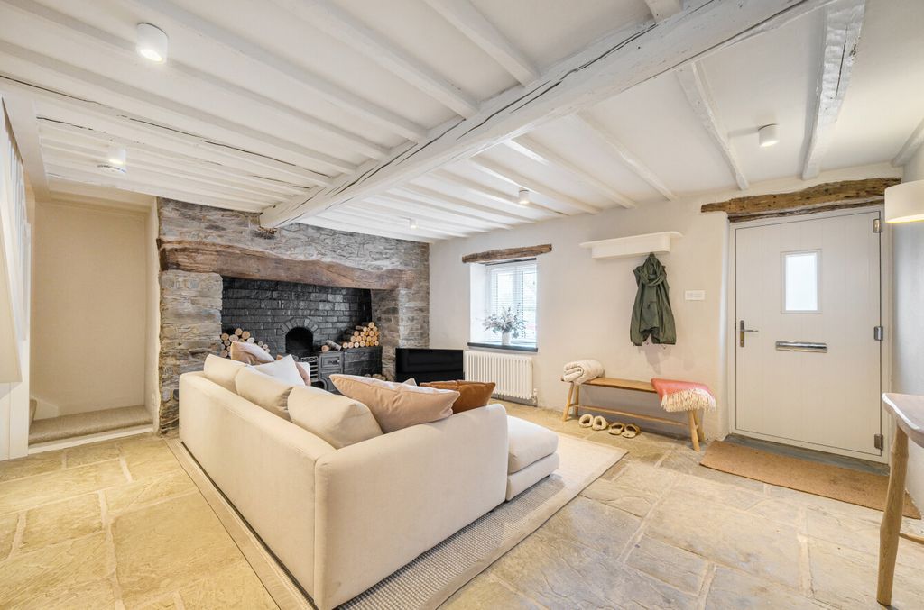 Property photo 3 of 17 1440106-9-69d80A9...