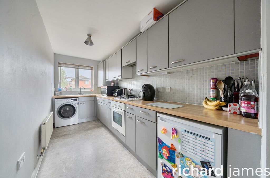 Property photo 2 of 12 Aae36B824782409A9d057c5B8Dbf0Ca5