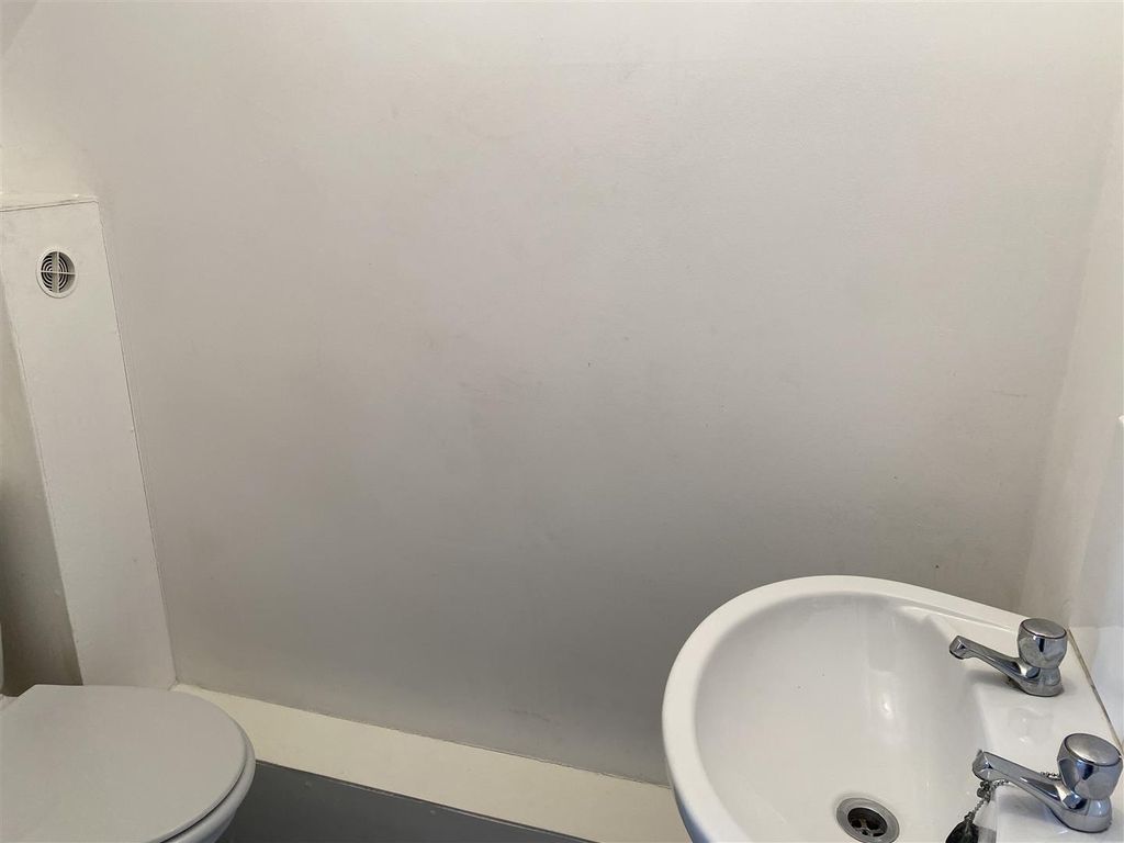 Property photo 2 of 10 3E06A5EE-02A6-488C-A670-8972B0674A33.Jpeg