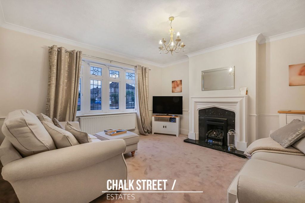 Property photo 2 of 26