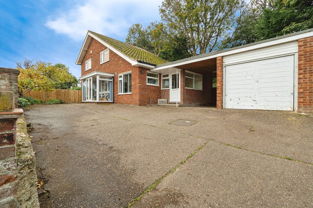 Property photo 1 of 18