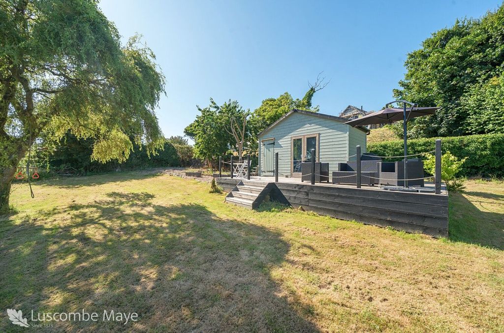 Property photo 3 of 18