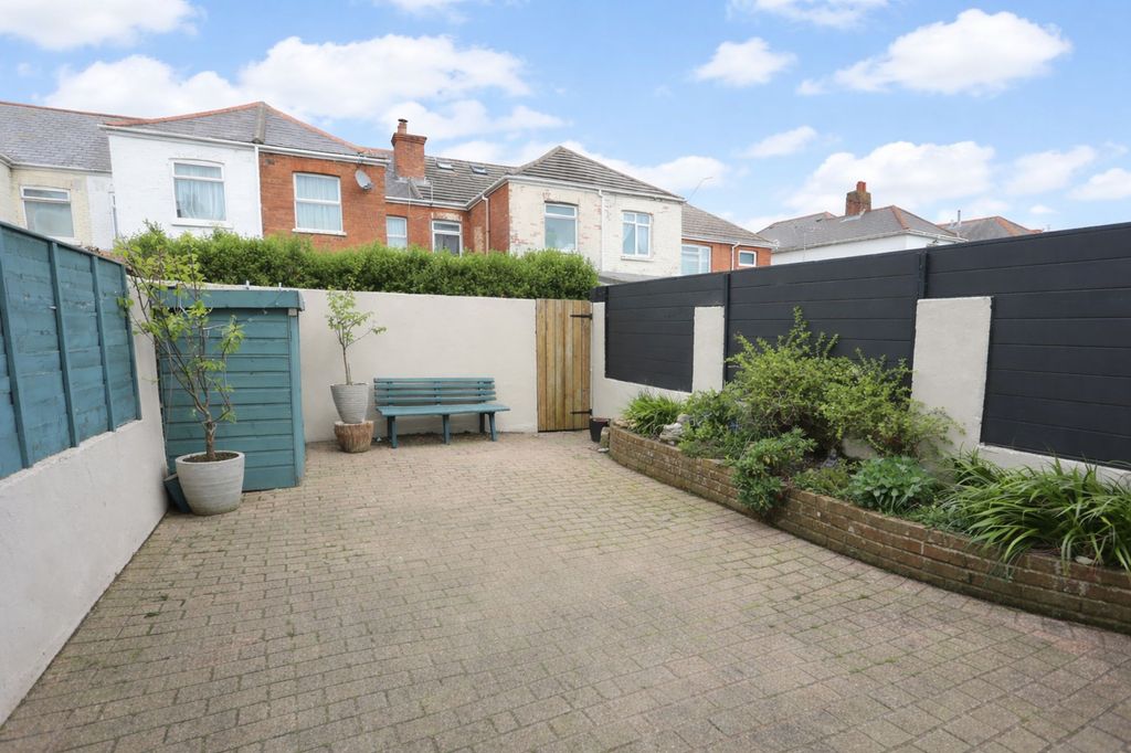 Property photo 2 of 15