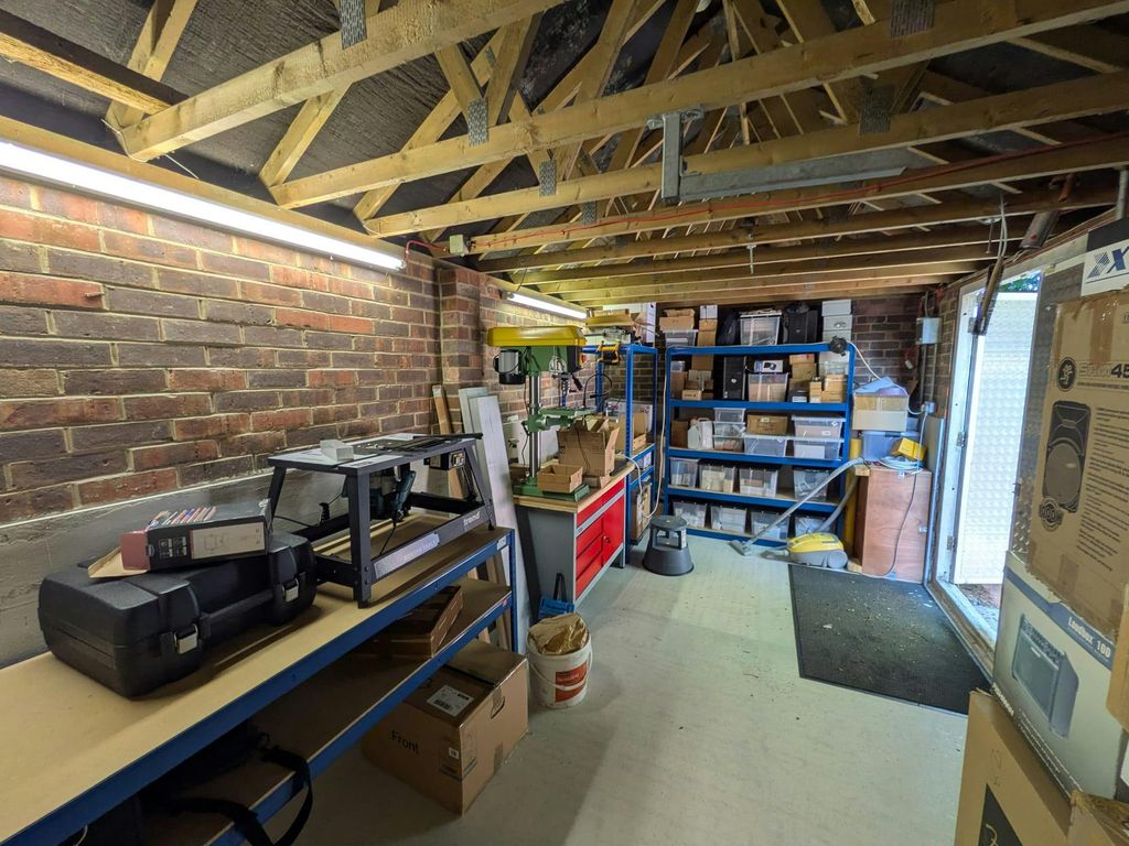 Property photo 2 of 3 1000071714.Jpg