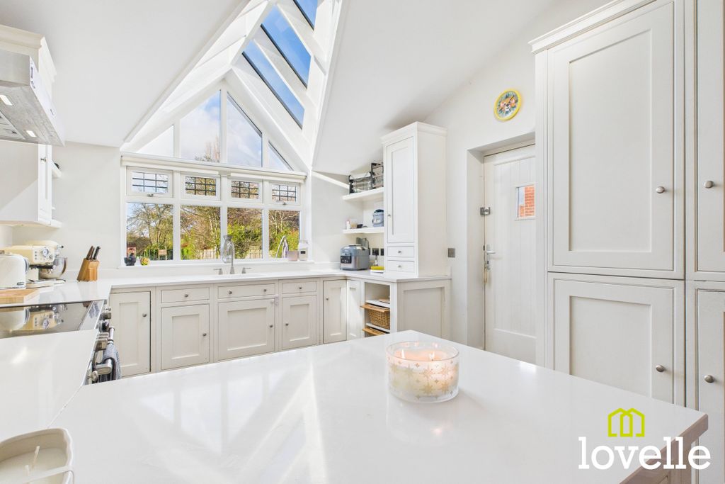 Property photo 3 of 34