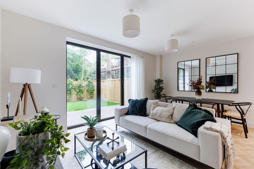 Property photo 2 of 12 Show Home Indicative
