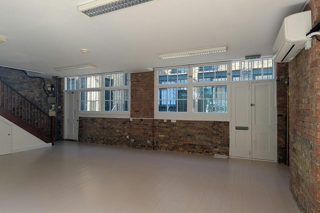 Property photo 3 of 11 2-Durham-Yard-E2-Bethnal-Green-London-Fields-Office-Studio-To-Let-Internal20-Dominion.London.Jpg