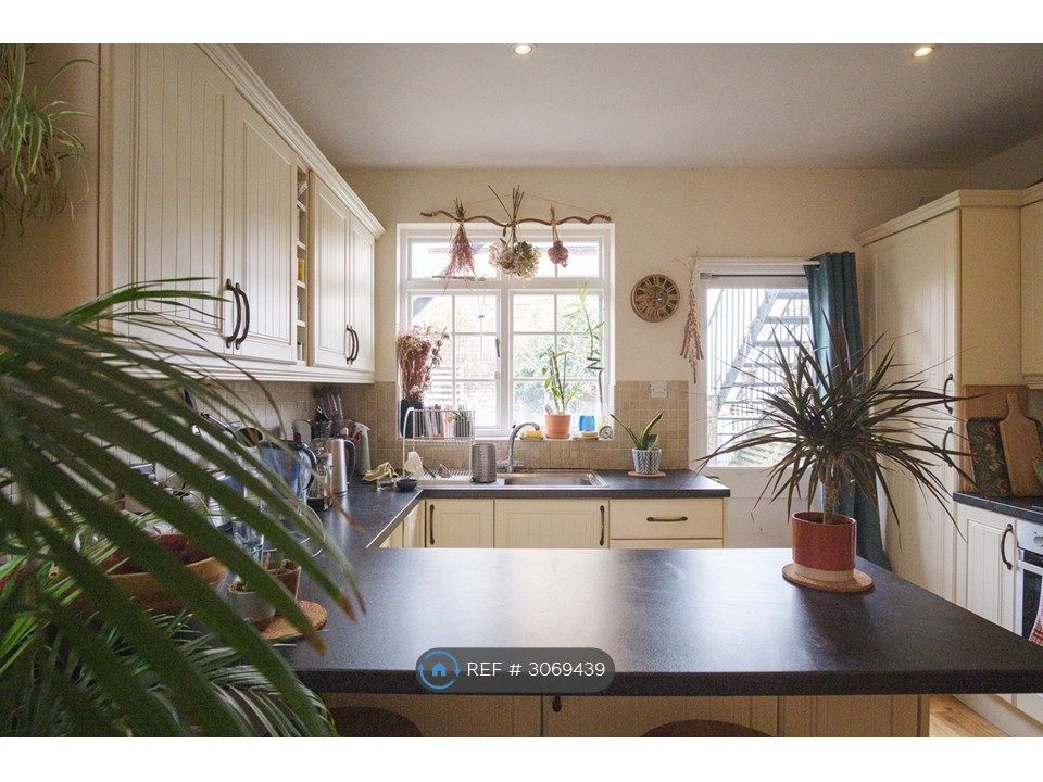 Property photo 2 of 13 Kitchen