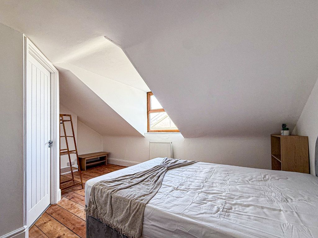 Property photo 2 of 7 4533152
