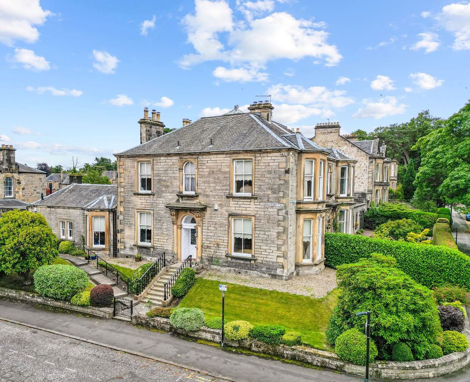 Property photo 1 of 34