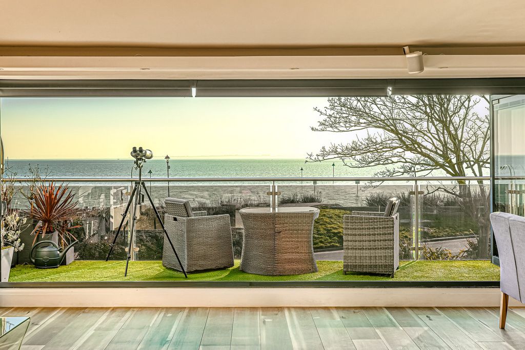 Property photo 1 of 48