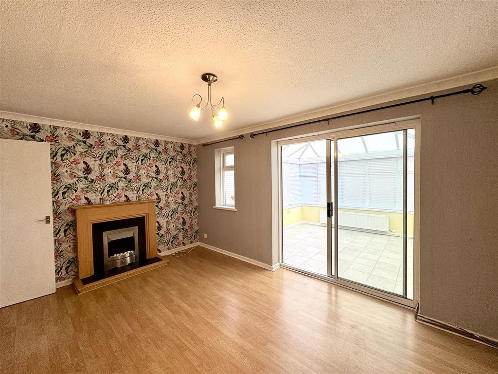 Property photo 2 of 13 Sitting Room