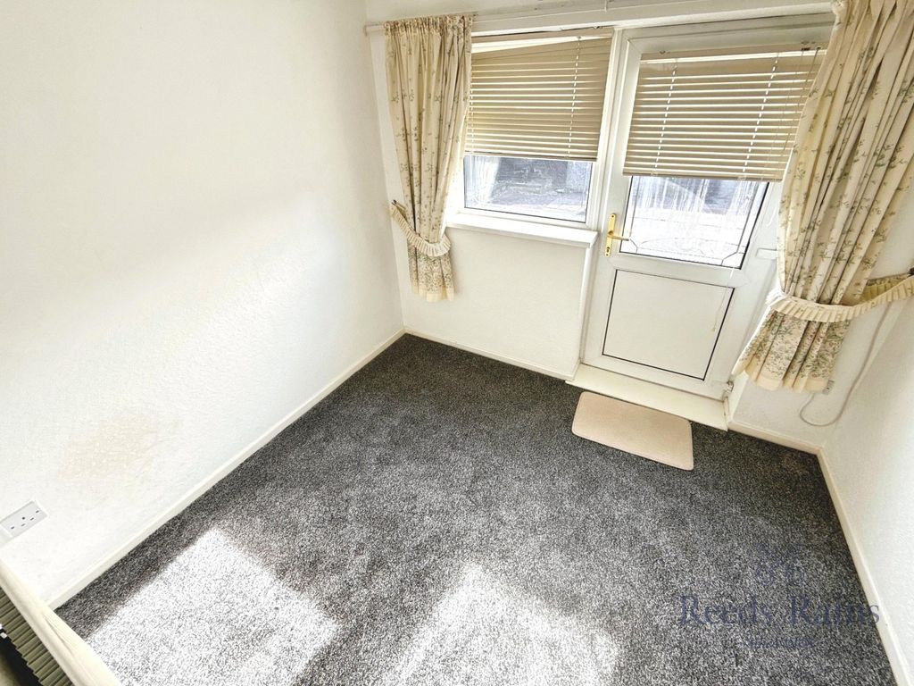 Property photo 3 of 10 Picture No. 12
